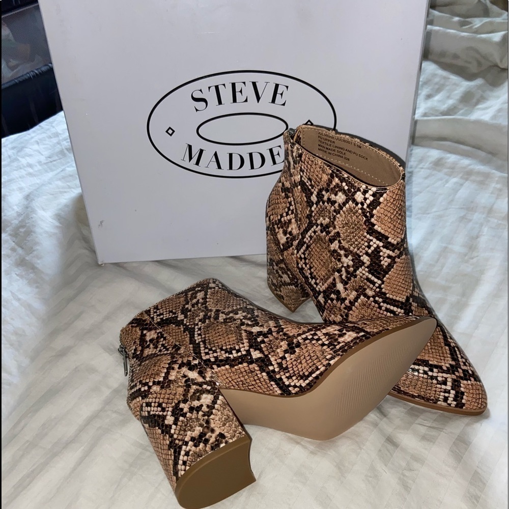 Steve Madden Julianna Snake Embossed Bootie Size 5.5 - Picture 2 of 5